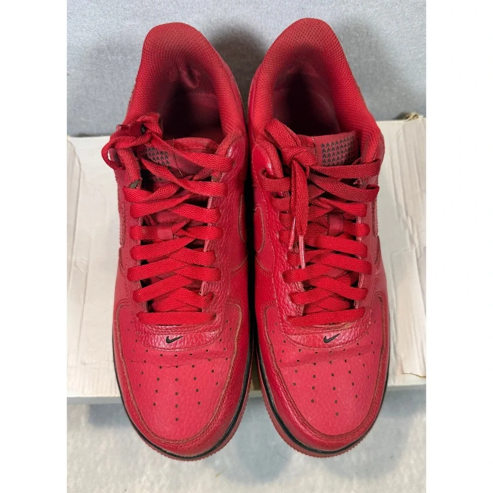 Nike Air Force 1 Low 07 LV8 Mens Gym Red Black Stars 488298-627 Size 9